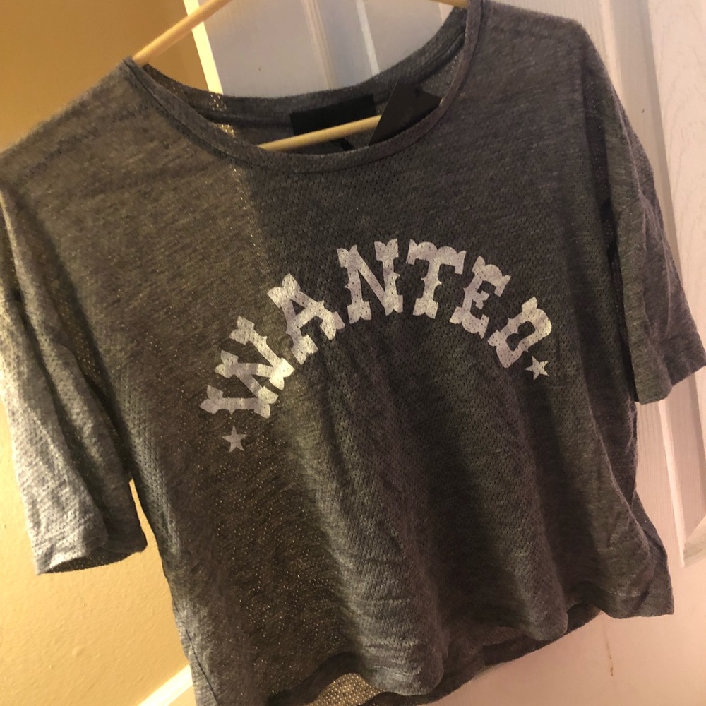 Woman’s/Juniors. Cropped T-Shirt